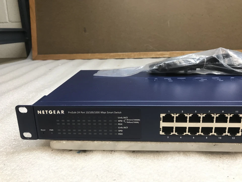 NETGEAR ProSafe GS724T Gigabit Managed Smart Switch 24x Ethernet GB 2x SFP - Image 1 of 4