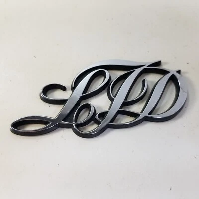 1975-1977 Ford LTD надпись эмблема передней двери панель табличка 6020802-AA - Изображение 1 из 4