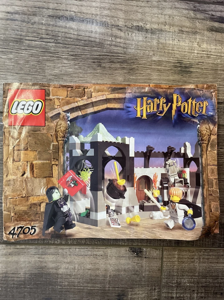 LEGO HARRY POTTER MANUAL DE INSTRUCCIONES LIBRO 4705 Algunas curvas instantáneas aula Foto 1 de 1