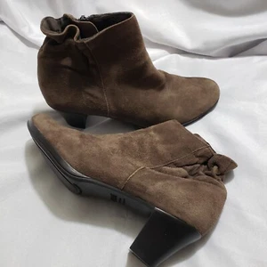 Munro Ankle Boots Alfie Brown Suede Womens Size 7 Ruched Back 2 Inch Heel - Picture 1 of 12