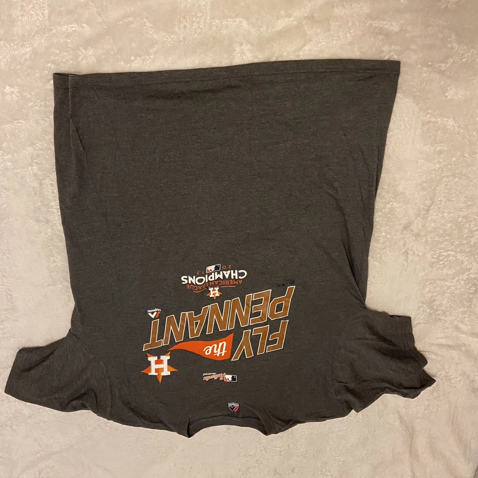 Houston Astros 2017 Fly The Pennant World Series Champs Majestic Size XL - Image 1 of 2