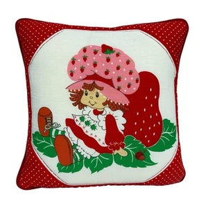 "Almohada de pastel corto de fresa vintage medidas 14,5"" X 14,5""" - Imagen 1 de 5