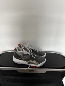 Jordan’s Zoom Air Size 9 - Picture 1 of 5