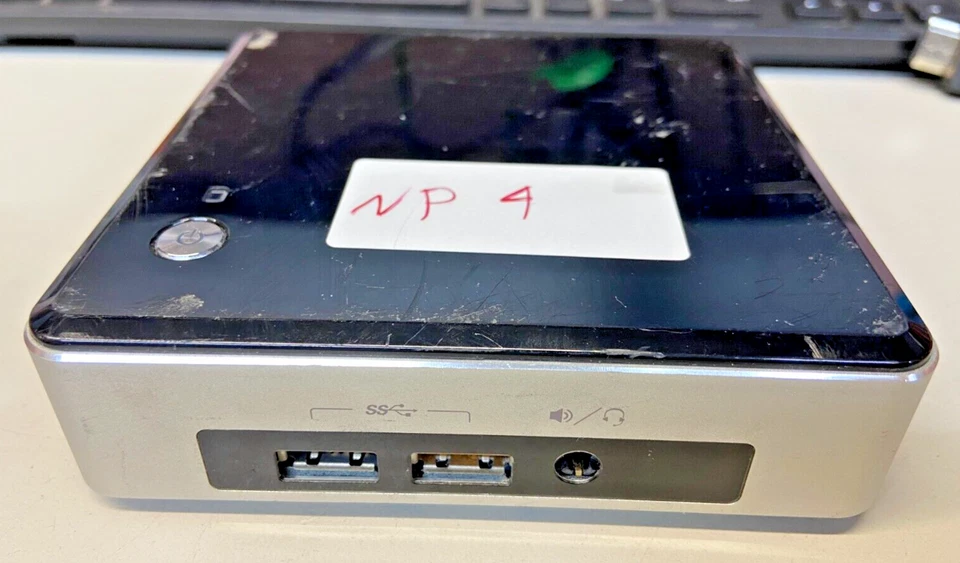 Intel NUC NUC5I3RYB - Intel i3-5010U - 8GB RAM - 256GB SSD - WIN10 (OFFERS OK) - Image 1 of 3