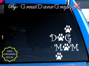 DOG MOM Paw Prints #1 - Calcomanía de vinilo - Elección de color - ALTA CALIDAD - Imagen 1 de 2