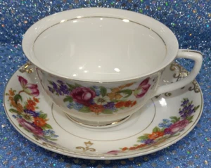 VINTAGE JAPAN PORCELIAN CHINA CUP & SAUCER SET FLOWERS GOLD TRIM - Picture 1 of 7