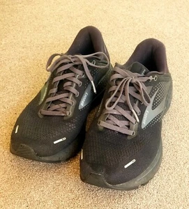 Brooks Adrenaline GTS 22 Mens Size 9.5 W Black w/ Gray Athletic Running Shoes - Picture 1 of 11