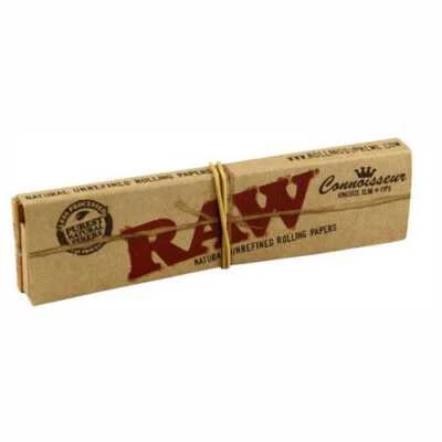 Feuilles à Rouler RAW Connoisseur Kingsize Slim 32 Feuilles + Tips (110x44mm)