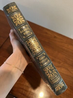 Rabbit Run ПОДПИСАННЫЙ Джон Апдайк ЗАПЕЧАТАННЫЙ Easton Press Первое издание - Изображение 1 из 4