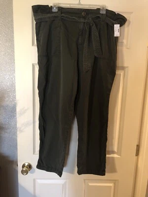Womens Maurices Plus Size 20W Green Belted Crop Pants NWT - Image 1 of 4