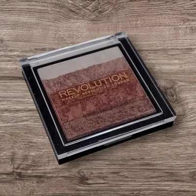 Makeup Revolution VIVID SHIMMER BRICK Shimmer Highlighter Powder Blush ROSE GOLD - Image 1 of 4