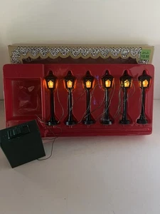 6er Set Vintage Weihnachtsdorf batteriebetriebene Lampenpfosten Urlaubsszene Deko - Bild 1 von 5