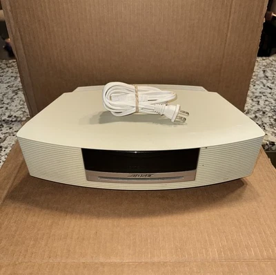 Bose Wave Music System AM/FM Radio and CD Player AWRCC2 - Image 1 of 4