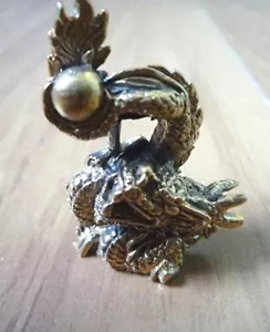 1 pieza Feng Shui Dragón de Latón Anhelado a Mano Fortuna Éxito Poder Riqueza NC2 - Imagen 1 de 3