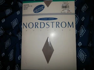 Nordstrom Style 92 Control Top Sandaltoe Strumpfhose Größe A Farbe Kieselsand Neu in Verpackung - Bild 1 von 4