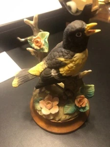 GEORGISCHES PORZELLAN JOSEFS ORIGINAL REGISTRIERTE ORIOLE VOGEL FIGUR - Bild 1 von 5