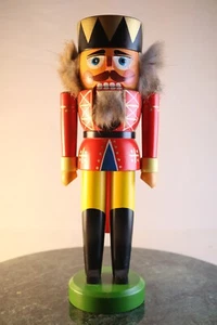 Soldado Cascanueces de Madera Vintage Alemán Erzgebirgische Volkskunst 10" de Alto - Imagen 1 de 8