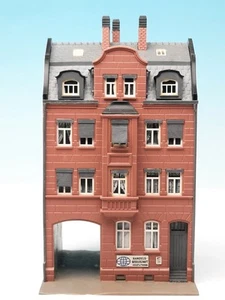 Kibri scala H0 B-8352 casa di città con passaggio - casa di città bella costruita vintage - Foto 1 di 7