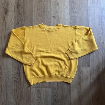 Moletom masculino vintage Russell Athletic amarelo branco gola redonda médio anos 70 anos 80 - Imagem 1 de 4