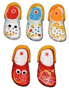 2024 Mcdonalds Mini Crocs Shoes Keychains Backpack Clips Lot Of 5 - Picture 1 of 3