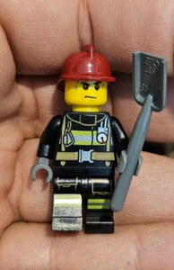 LEGO City Minifig Firefighter utility belt, dark-red fireman's helmet EUC C16-4 - Picture 1 of 4