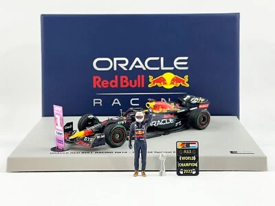 Red Bull F1 RB18 Max Verstappen Japan 2022 World Champion Spark 1:43 with Figure - Image 1 of 4