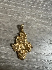 Vintage Gold TONE rock Pendant Jewelry Bin 51 - Picture 1 of 2