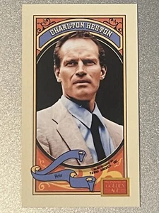 Mini mono trasero azul turco Panini Golden Age #94 Charlton Heston 2014 - Imagen 1 de 2