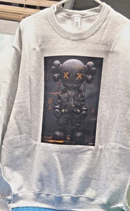 Sudadera "K.A.W.S" PERSONALIZADA DTF, jerzees cuello redondo talla mediana. - Imagen 1 de 5