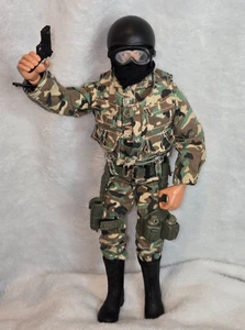 Auténtico 1996 G.I. "Figura de acción Joe 12""" - Imagen 1 de 8