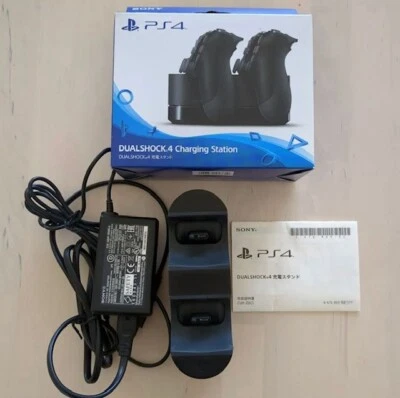 Sony Official DUALSHOCK4 CUH-ZDC1 Charging Dock Station PS4 Controller con sc... - Immagine 1 di 4