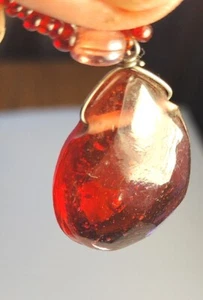 COLLAR COLGANTE DE VIDRIO ROJO RUBÍ DE COLECCIÓN - Imagen 1 de 4