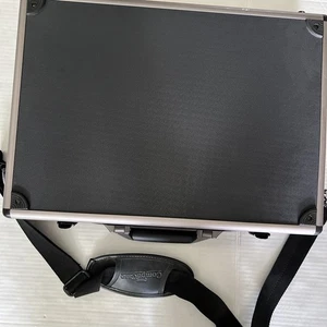 CompuCase 17" Max Laptop Aufbewahrung Hartschalenkoffer Aktentasche - Schultergurt mit Schlüssel - Bild 1 von 14