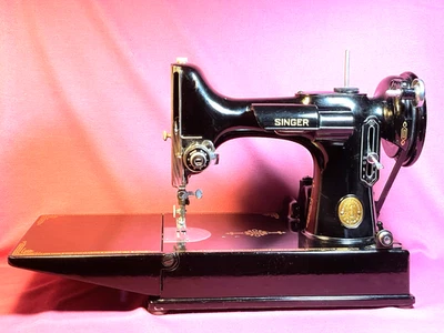 SINGER 221 1950 PESO PLUMA MÁQUINA DE COSER PEDAL ESTUCHE CON LLAVE FUNCIONANDO COMO ESTÁ Foto 1 de 4