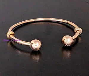 NEW 100% Authentic PANDORA 586477 Silver Moments Logo Caps Charm Open Bangle - Picture 1 of 4