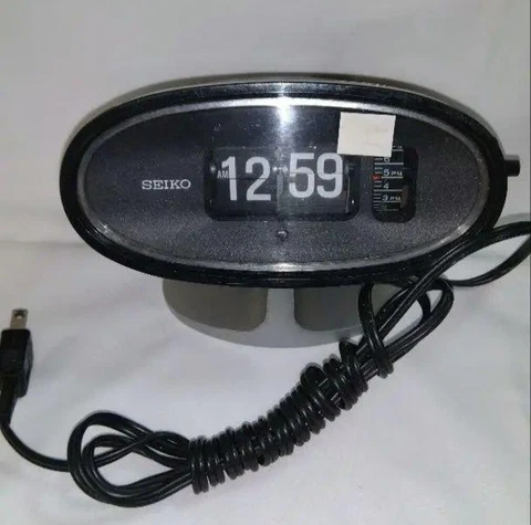 SEIKO FLIP Alarm CLOCK 50/60Hz VINTAGE Made in JAPAN Space Age mid century Rare Cover