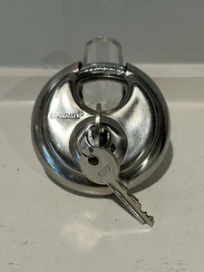 U-Haul Max Sicherheits-Aufbewahrungsschloss 2-3/4" Edelstahl-Vorhängeschloss (4377) - Bild 1 von 3