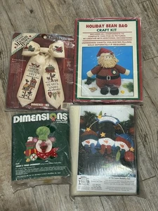 Menge 4 Urlaub Bastelsets Häkeln Nadelspitze Filz Schneemänner Sitzsack Tür Schleife - Bild 1 von 17