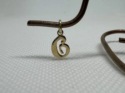 Colgante Collar Colgante Oro Amarillo 14K Letra Escritura Inicial "C" Dije ~ Cursiva Foto 1 de 4