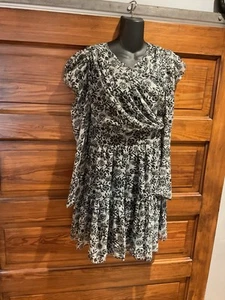 Mini abito donna Walter Baker floreale con volant chiffon sbuffo manica lunga nuovo con etichette 8 - Foto 1 di 11