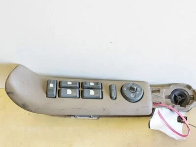 1996-1997, Chevrolet Tahoe, Interruptor de Acabamento Mestre da Porta Frontal, Marrom, PN: 15724567 - Imagem 1 de 4