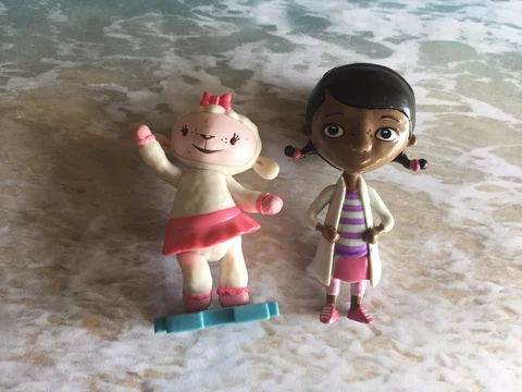 DISNEY DOC MCSTUFFINS & LAMBIE  PVC FIGURES CAKE TOPPERS Cover