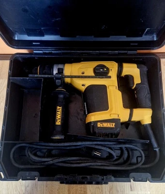 DEWALT D25430K-QS SDS-Plus Meißelhammer Inkl. Koffer  - Bild 1 von 3