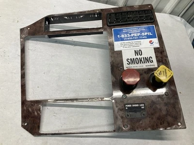 Painel de painel International 9200 TRIM OR COVER - Usado - Imagem 1 de 4