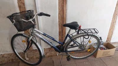 Damenfahrrad 28er Und Schlauch Für 26er - Bild 1 von 2