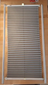 Plissee zum Verdunkeln, blickdicht, mit Schienen, grau, wie neu! KADECO - Bild 1 von 13