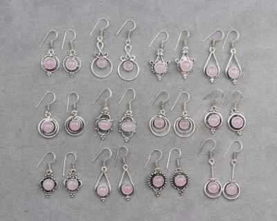Pendientes de aro de piedras preciosas de cuarzo rosa, pendientes superpuestos de plata hechos a mano por diseñador ~ Foto 1 de 2