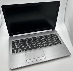 HP 255 G7 Notebook 15.6" Screen AMD Ryzen 5 2500U 8GB RAM 256GB SSD - Picture 1 of 7