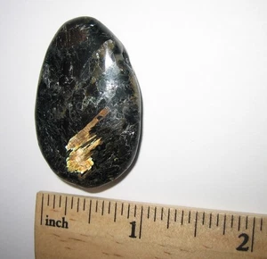 1.5" POLISHED RARE! AUTHENTIC NUUMMITE STONE DRILLED PENDANT GREENLAND 17.5g *A3 - Picture 1 of 15
