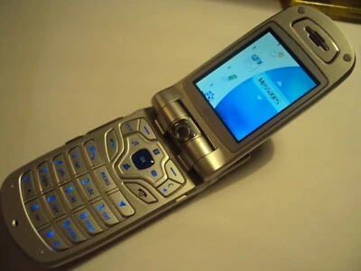  SIMPLE EASY PENSIONER ELDERLY LG U8120 LOCKED TO 3 MOBILE WORKING FINE - Image 1 of 4